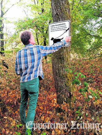 Neue Hinweisschilder appellieren an Hundehalter.Foto: Stadt Eppstein