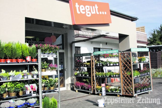 Für den Tegut im Valterweg gibt es nun doch eine Option: Rewe übernimmt den Markt.Foto: Beate Schuchard-Palmert