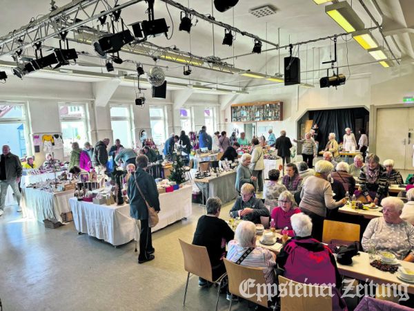 Hobbykünstlermarkt mit Klaffeeklatsch – im Vereinssaal war diesmal noch mehr Platz für Kreatives.Fotos: Sabrina Reulecke